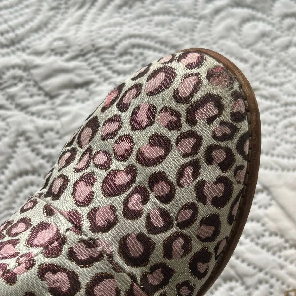 Janie and Jack short metallic animal print boots. Off white w/ pink and brown. 3